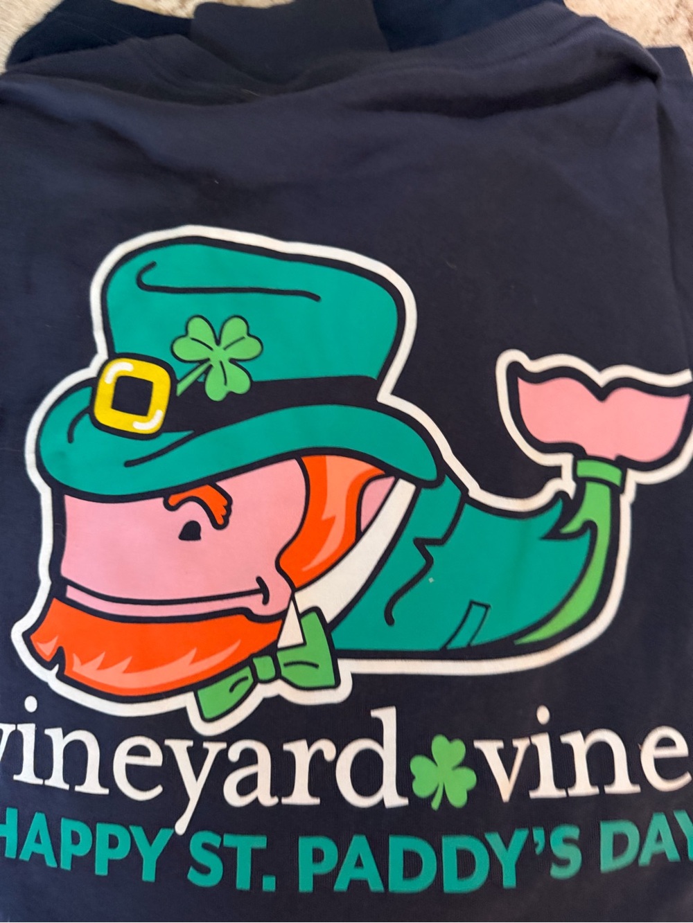 M - Vineyard Vines St. Paddy's Day Green Whale Tee long sleeve